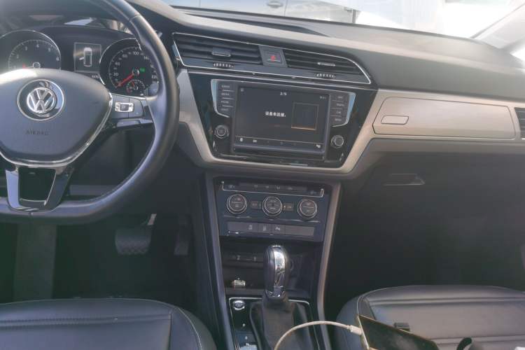 Used Volkswagen Touran 2018 Volkswagen Touran L 280TSI DSG Comfort Edition 7-seater
