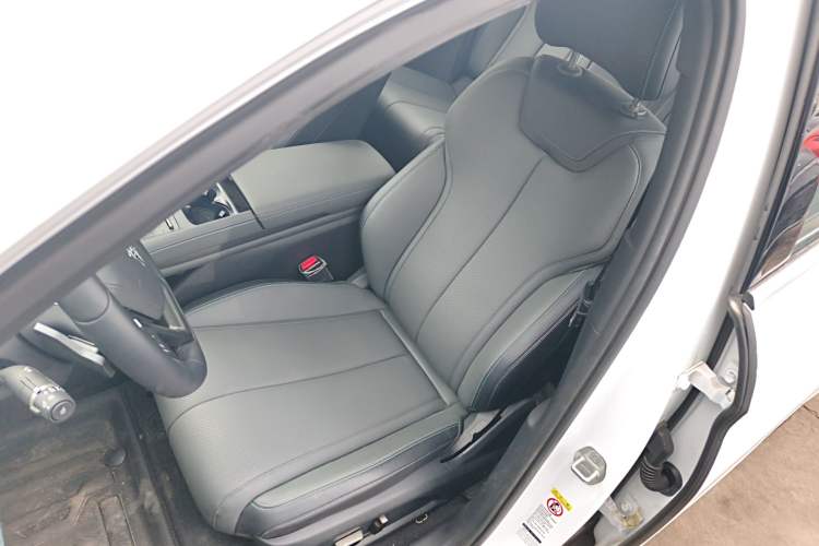 Used BYD Qin L 2025 DM-i Smart Drive 120KM Leading Model