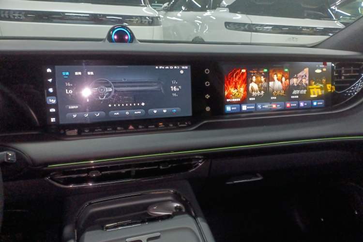 Used VOYAH FREE 2025 318 318 km Rear-Drive Touring Edition
