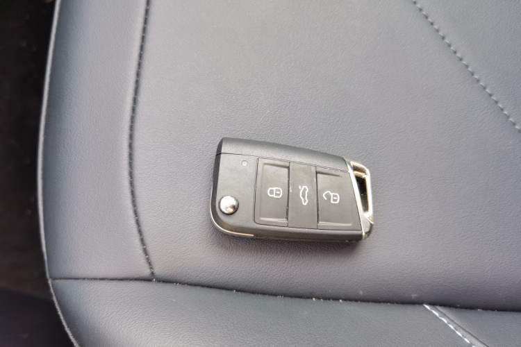 Used Volkswagen Tharu 2025 NewRui 300TSI Prestige Edition
