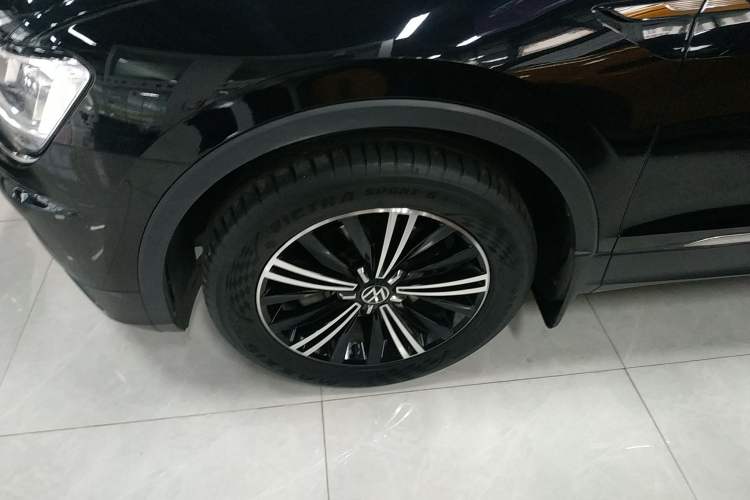 Used Volkswagen Tiguan L 2021 330TSI Automatic Two-Wheel Drive Smart Edition
