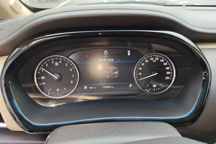 Used Buick GL8 2023 Facelifted Land Cruiser Executive Luxury Version
