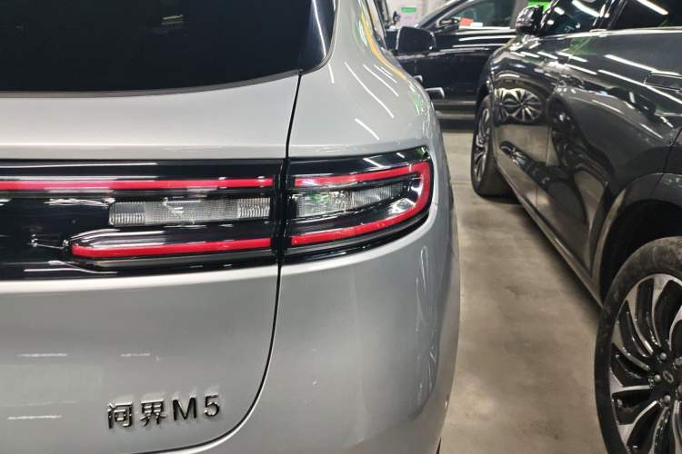 Used Hima AITO M5 2022 Extended-Range Four-Wheel Drive Performance Version
