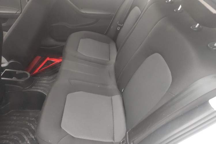 Used Volkswagen Jetta 2015 1.4L Manual Fashion Model
