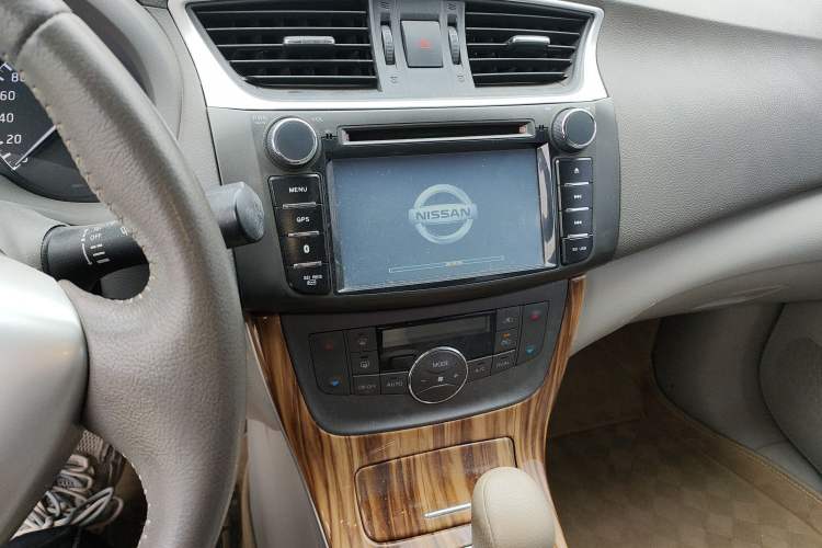 Used Nissan Sylphy 2014 1.6XV CVT Deluxe Edition
