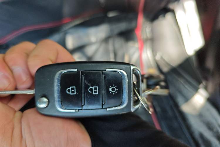 Used Jinbei Gold Hiace 2021 1.5L Passenger Vehicle Engineering Lion 5-Seater
