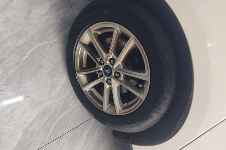 Used Ford Focus 2017 Sedan EcoBoost 125 Automatic Supreme Style SmartDrive Edition