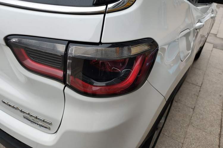 Used  Compass 2017 200T Automatic Family Edition
