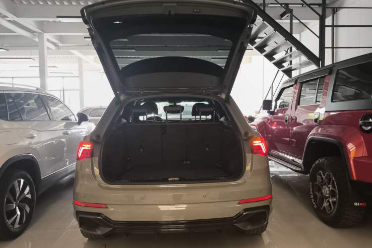 Used Audi Q3 2024 40 TFSI Fashion Dynamic Model
