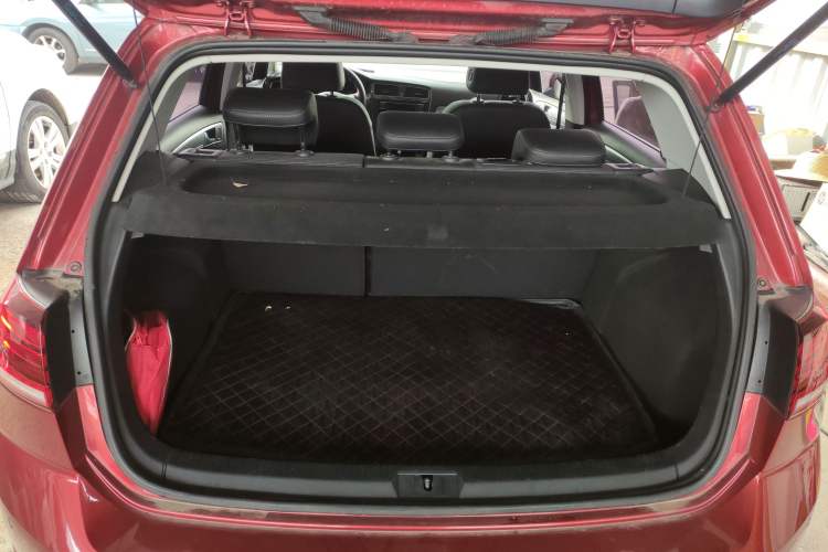 Used Volkswagen Golf 2018 1.6L Automatic Comfort Model
