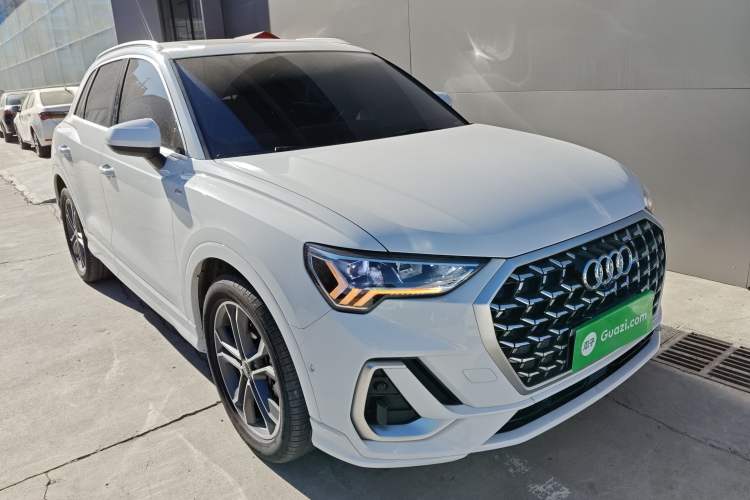 Used Audi Q3 2024 40 TFSI Fashion Dynamic Model
