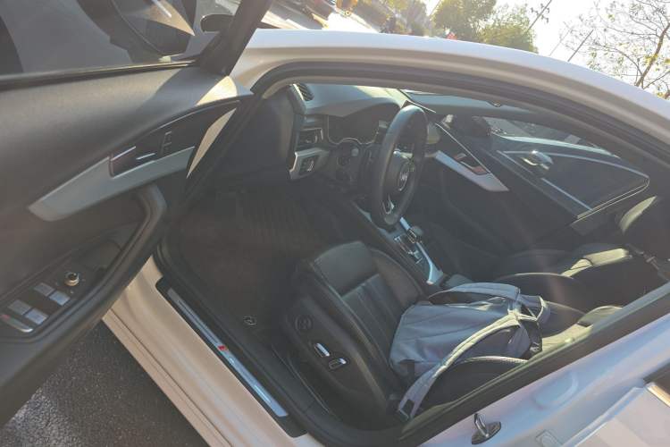 Used Audi A4L 2024 40 TFSI Fashion Dynamic Model
