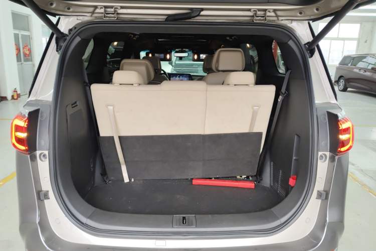 Used Buick GL8 2022 ES Land Cruiser 653T Luxury Model
