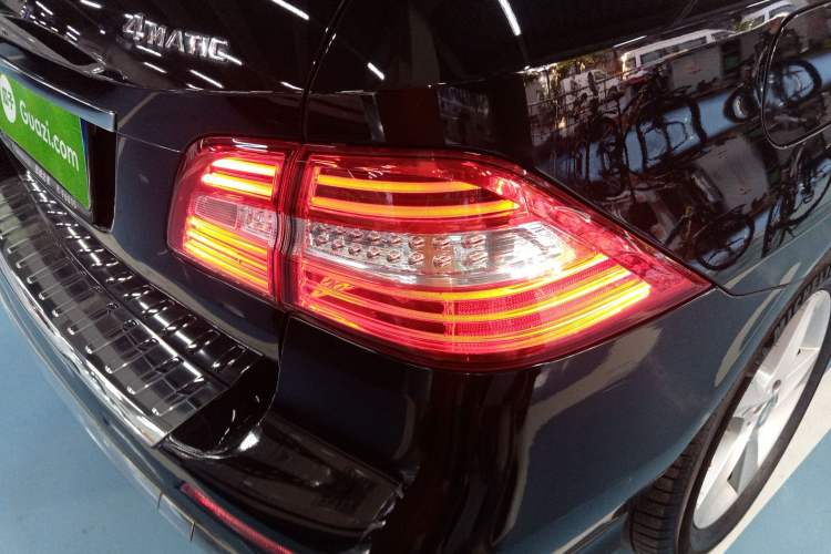 Used Mercedes-Benz M-Class 2014 ML 400 4MATIC Dynamic Model
