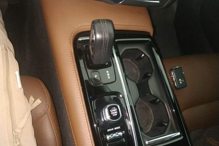 Used Volvo S90 New Energy 2021 T8 eDrive Hybrid Zhiyi Luxury Edition
