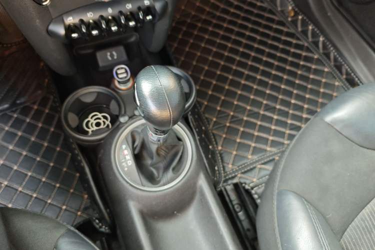 Used  MINI 2011 1.6L COOPER Fun
