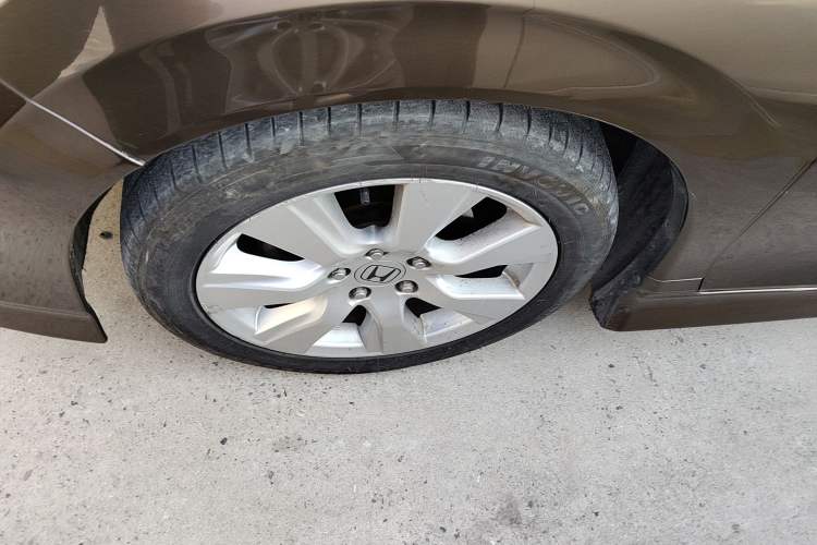 Used Honda Jade 2013 1.8L automatic Comfort version 5 seats