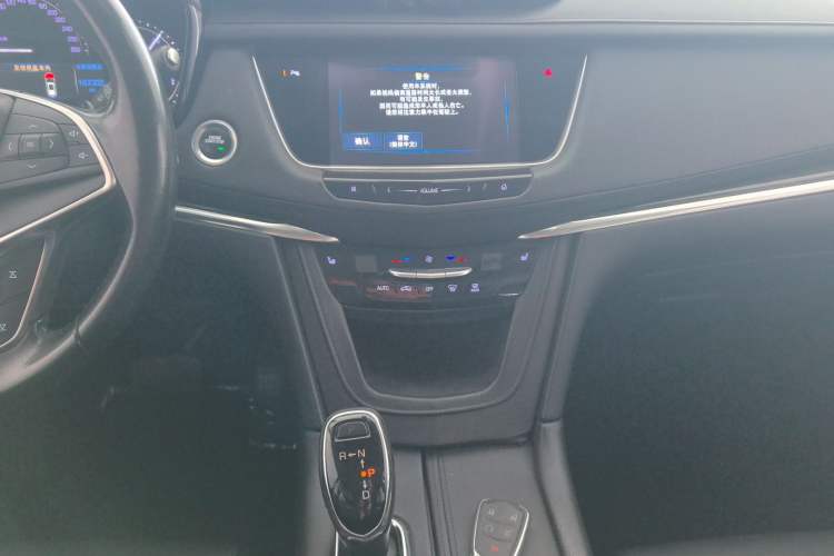 Used Cadillac XT5 2016 25T Luxury Model
