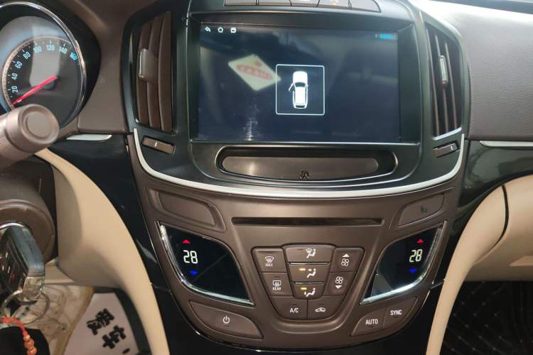 Used Buick Regal 2014 2.0L Leading Fashion Edition