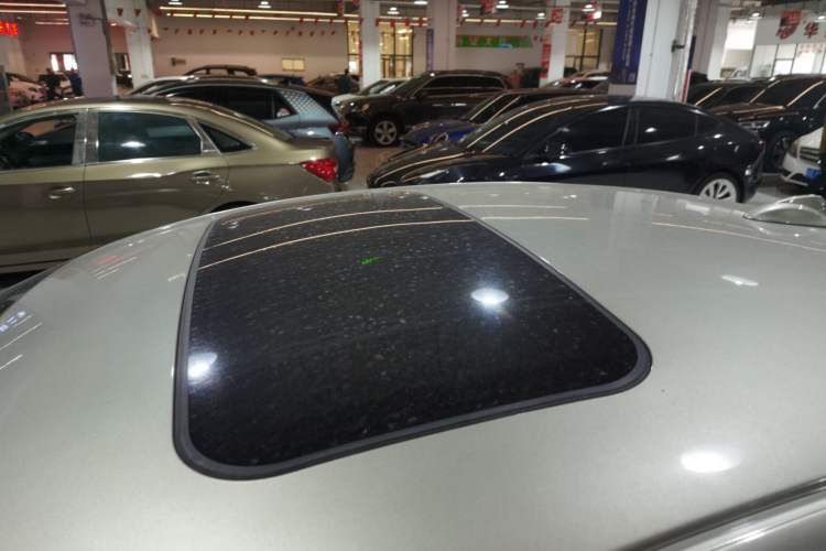 Used Volvo S60 2015 S60L 2.0T Zhiyuan Edition
