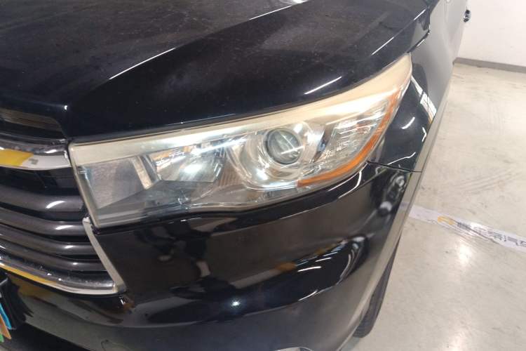 Used Toyota Highlander 2015 2.0T Two-Wheel Drive Luxury Edition 7 Seats