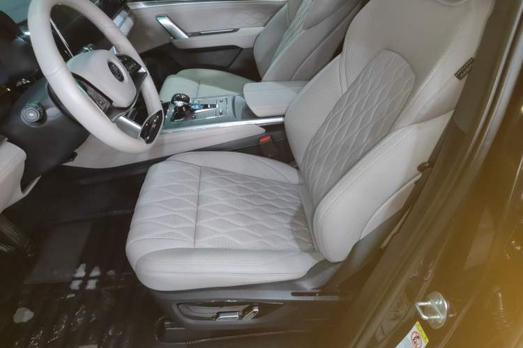 Used BYD Tang New Energy 2024 DM-i Glory Edition 200KM Flagship Model