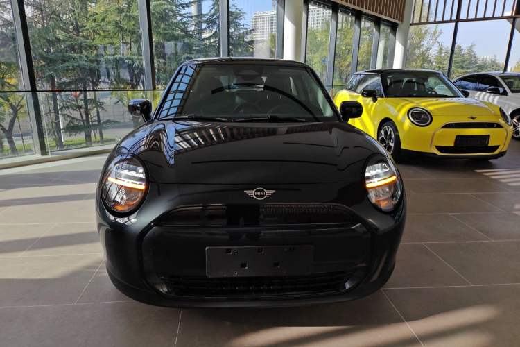 Used  Electric MINI COOPER 2025 456km COOPER E Classic Style