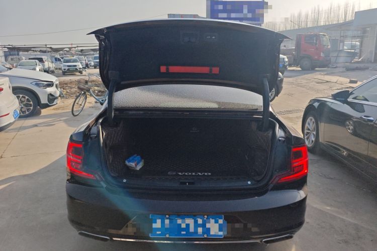 Used Volvo S90 2017 T4 Zhiyuan Edition
