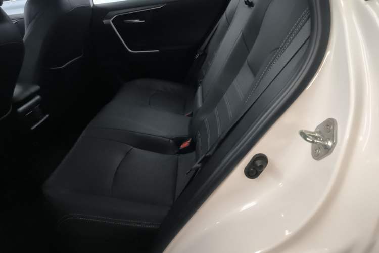 Used Toyota Wildlander 2023 Dual-Motor 2.5L E-CVT Four-Wheel Drive Prestige Edition
