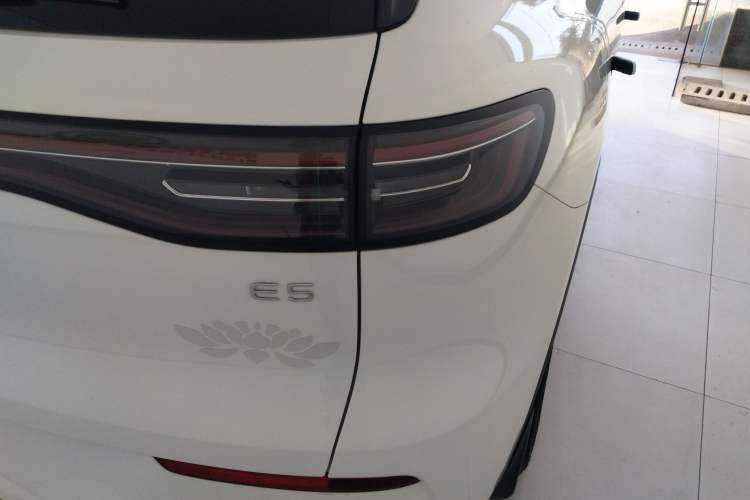 Used  E5 2024 530 km Exploration+ Version