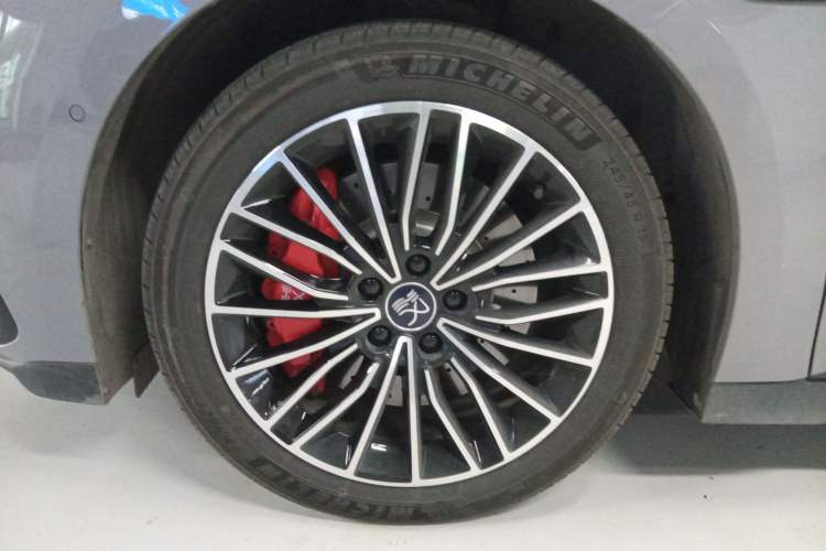 Used BYD Han 2025 EV with 701 km of Laser Radar-Enabled Intelligent Driving