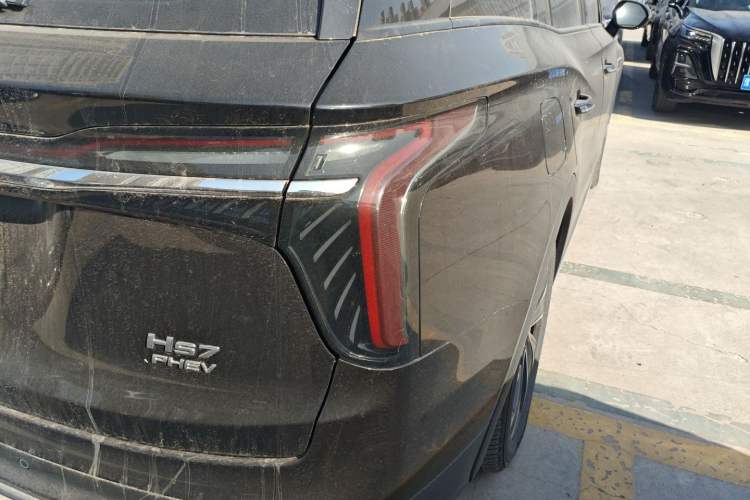 Used Hongqi HS7 PHEV 2024 2.0T PHEV Four-Wheel Drive Flagship Edition 6 Seats
