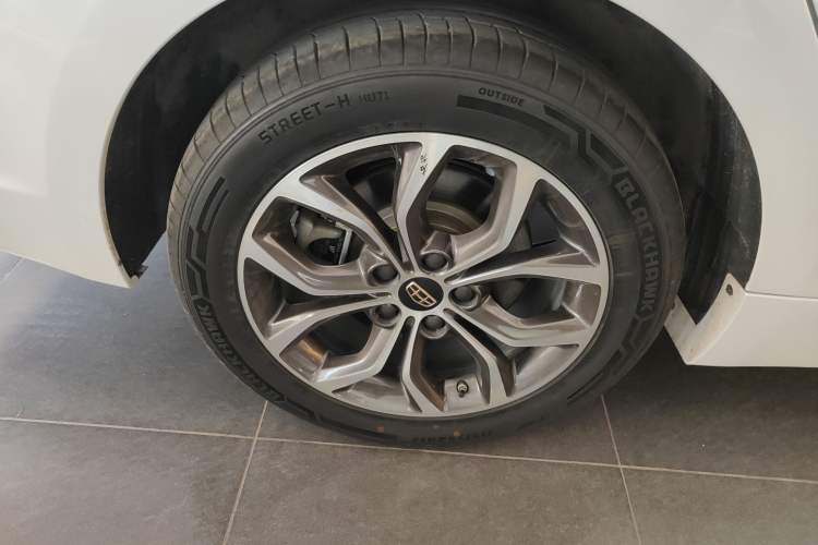 Used Geely Auto Emgrand GT 2017 1.8T Luxury Model
