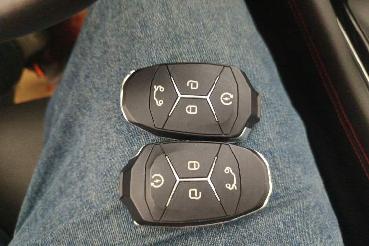 Used Lynk & Co 02 2019 High-Energy Edition 2.0T Automatic Two-Wheel Drive Rugged Version China VI Standard
