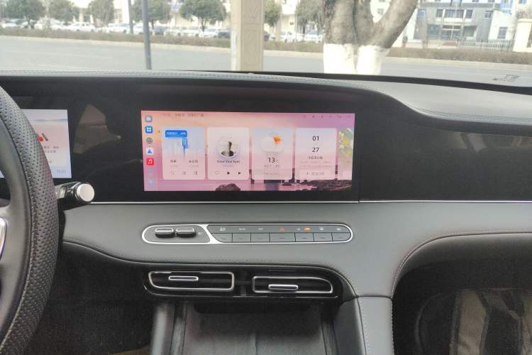 Used Roewe D7 2023 DMH 125km Superior Edition
