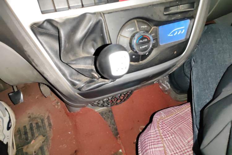 Used Iveco Power Daily 2017 2.5T Deluxe A32 Mid-Roof 5-7 Seater 47Z5 Passenger Van