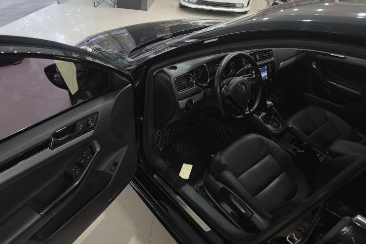 Used Volkswagen Sagitar 2018 280TSI DSG Ignite Edition
