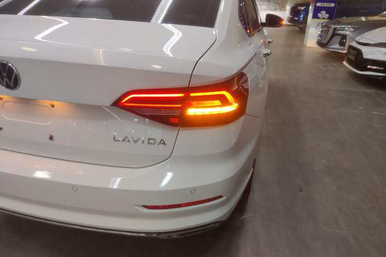 Used Volkswagen Lavida 2022 1.5L Automatic Vision Edition
