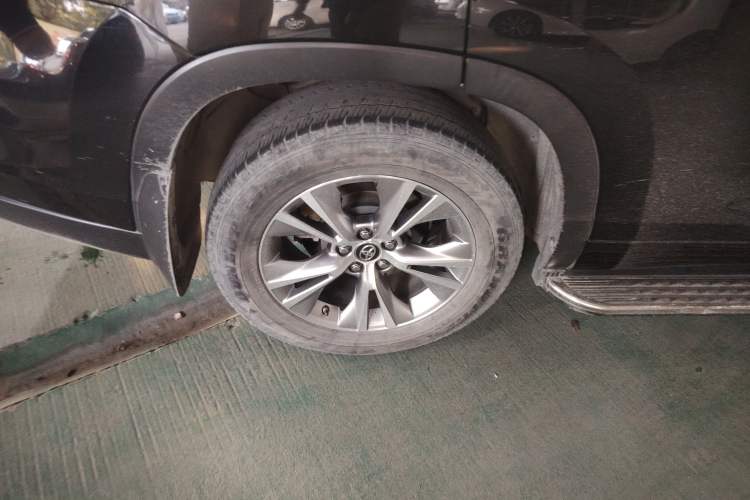 Used Toyota Highlander 2018 2.0T Two-Wheel Drive Elite Version 5 Seats China VI Standard
