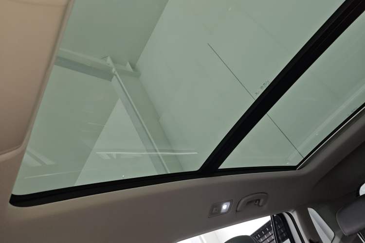 Used Volkswagen Tiguan L 2023 330TSI Automatic Two-Wheel Drive R-Line Enjoyment Edition
