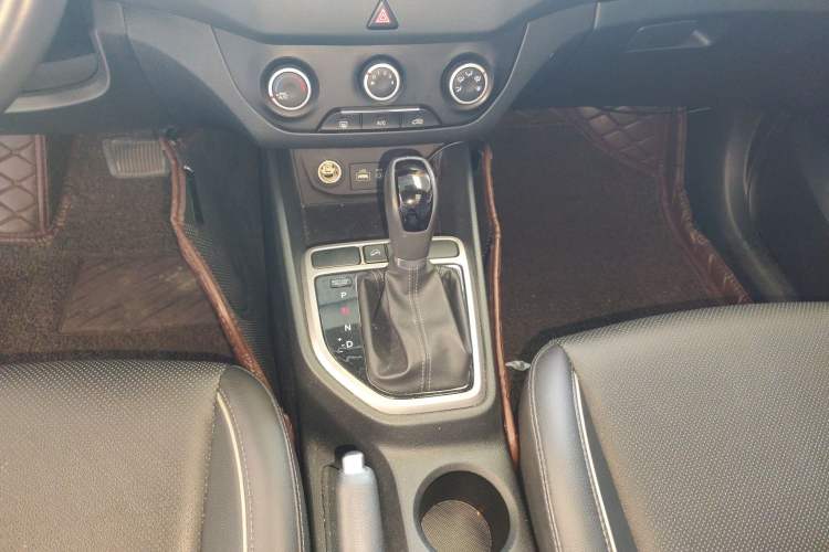 Used Hyundai ix25 2015 1.6L Automatic Two-Wheel Drive Smart GLS Trim
