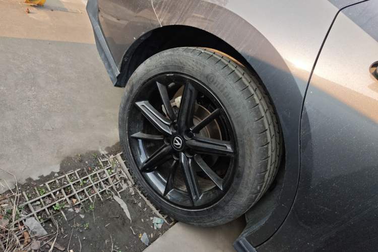 Used Changan UNI-V 2022 1.5T Prestige Version
