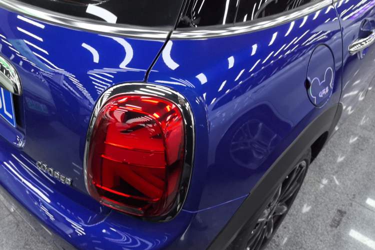 Used  MINI 2019 1.5T COOPER Artist Five-Door Edition
