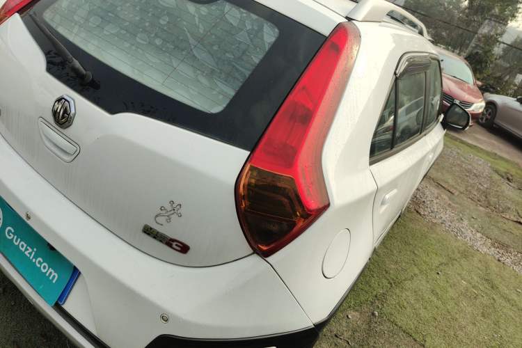 Used MG 3SW 2015 1.5L AMT Elite Version
