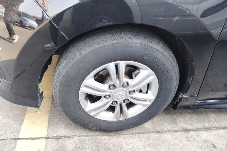 Used SAIC MAXUS G10 2021 2.0T Manual Elite Edition Diesel 7-Seater
