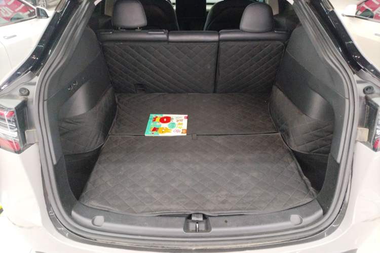 Used Tesla Model Y 2022 Rear-Wheel-Drive Version
