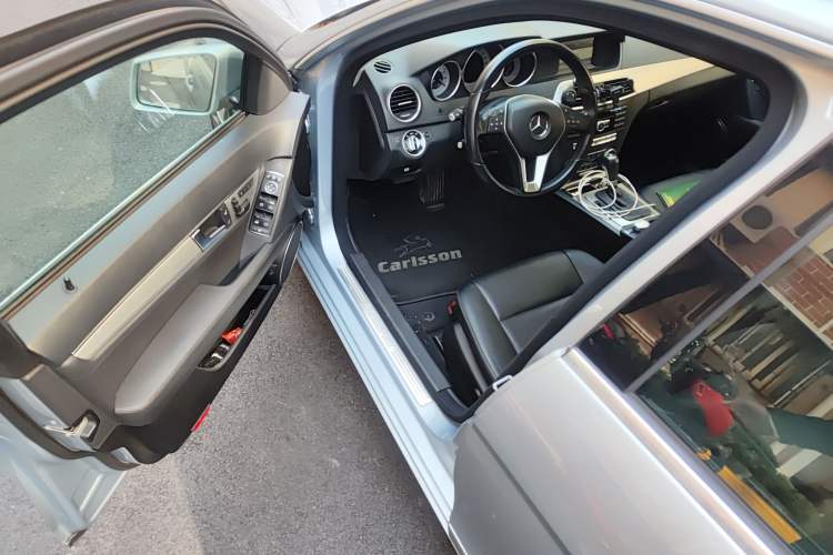 Used Mercedes-Benz C-Class (Import) 2011 C 200 Fashion Travel Edition
