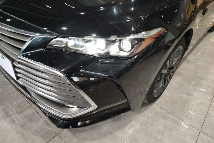 Used Toyota Avalon 2019 2.5L Touring Premium Version China VI Standard

