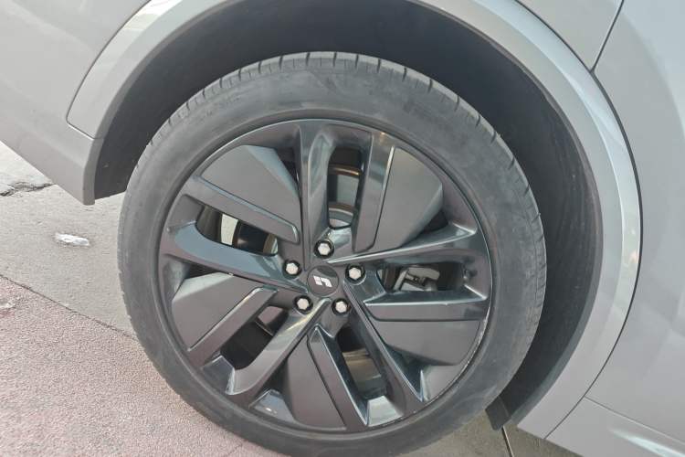 Used Li Auto L8 2023 Pro Model
