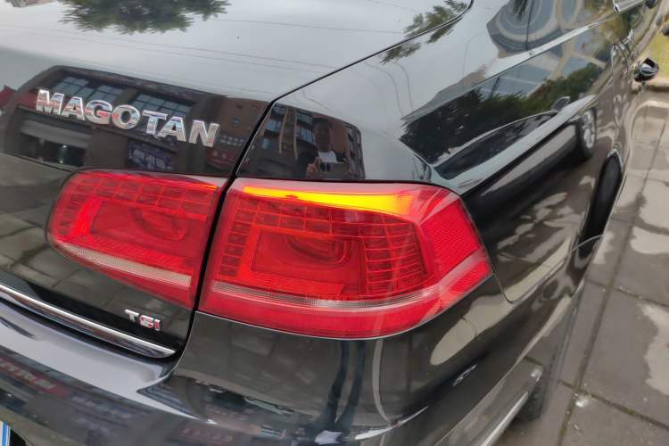 Used Volkswagen Magotan 2015 Facelift 1.8TSI Luxury Model
